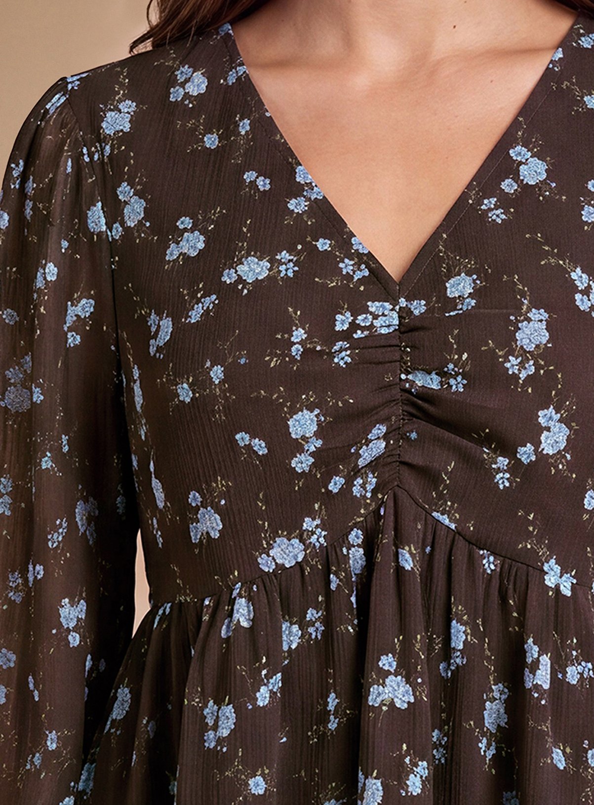 DOROTHY PERKINS Petite Hanky Hem Ruched Detail Printed Chiffon Mini Dress 12 - Image 4 thumbnail